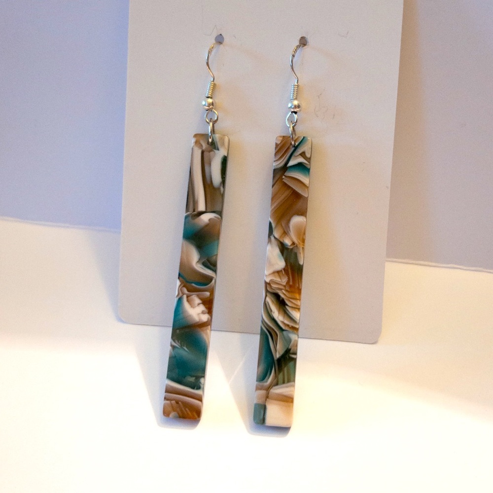 💎Buy 2 Save 10% 💎 Turquoise and cream acetate earrings